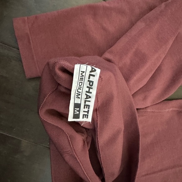 Alphalete amplify leggings in mauve - Picture 3 of 3